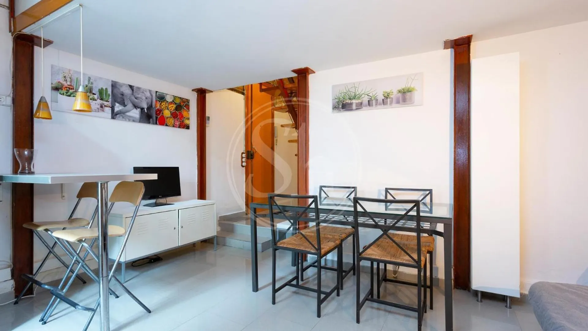 Apartamento Cerca De La Sagrada Familia Para 2 contacts